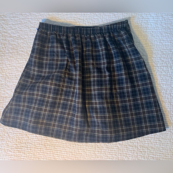Brandy Melville Pleated Plaid Mini Skirt - Picture 2 of 4